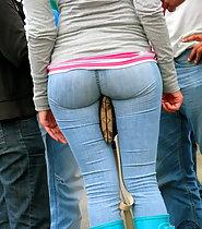 Amazing ass in jeans