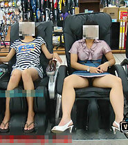 Chinese women on massage chairs - Voyeur Videos