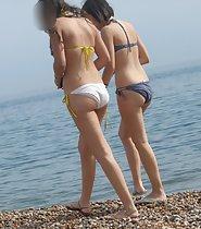 Spying on teen girls at beach