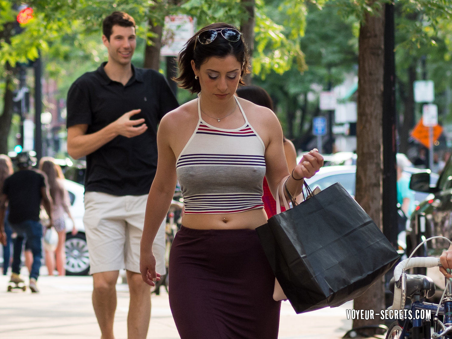 Classy woman with visible belly button picture