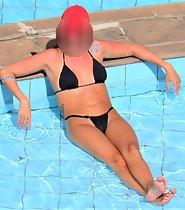 Sexy neighbor girl chills in swimming pool