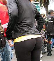 Big ass in tights