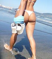Big round butt spotted on beach