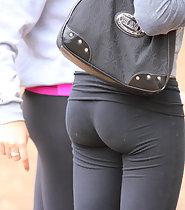 Hungry girl got exquisite ass in tights