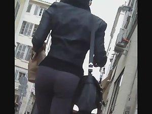 Perfect figure spotted on the street Picture 4