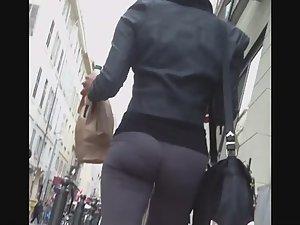 Perfect figure spotted on the street Picture 5