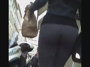 Perfect figure spotted on the street Picture 8