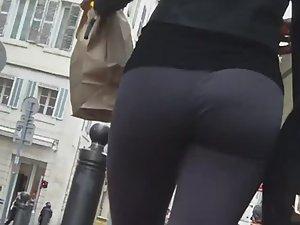 Perfect figure spotted on the street