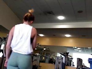 Gym voyeur spying on buttocks made of steel Picture 5
