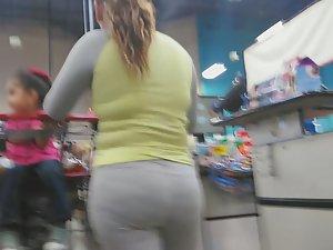 Chubby girl got huge butt in grey tights Picture 2