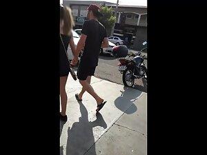 Jealousy as motivation to check out a hottie Picture 2