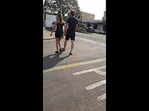 Jealousy as motivation to check out a hottie Picture 5