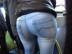 Perfect ass made my bus ride a fun one Picture 8