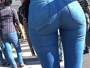 Jeans are so tight that you can imagine her naked Picture 8