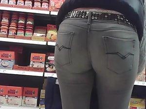 Silly girl shopping for groceries Picture 7
