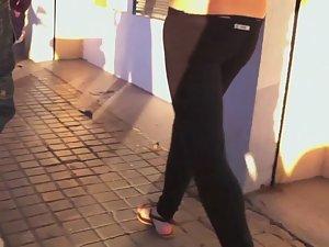 Creepshot of teen girl's sexy thong Picture 6
