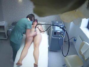 Spying on pointless hair removal of hairless pussy Picture 1