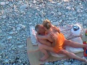 Couple having sex on the beach Picture 6