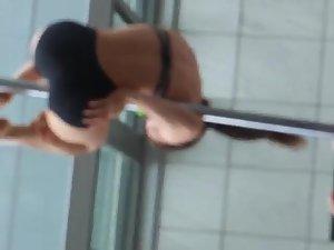 Stretchy girls showing their pole dance Picture 4