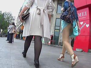 Backpack raises skirt and shows ass Picture 1