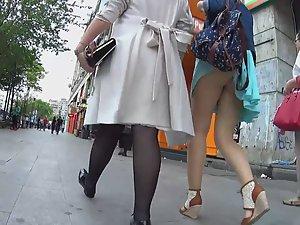 Backpack raises skirt and shows ass Picture 3