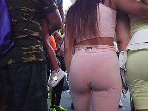 Thong triangle on an extraordinary ass Picture 1