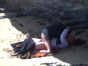 Creep up on a couple having sex Picture 4