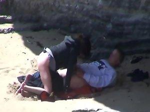 Creep up on a couple having sex Picture 7