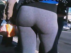 Bubbly ass with a gap between thighs Picture 7