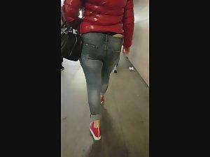 Thong slips out like a whale tail Picture 5