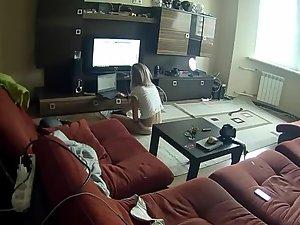 Spying a girl rubbing pussy to some porn Picture 8