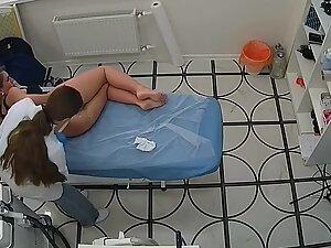 Spying on tiny pussy during hair removal treatment Picture 7