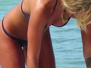 Accidental nudity of hot tanned surfer girl Picture 7