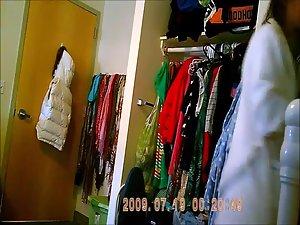 Spying on my sister's boobs Picture 4