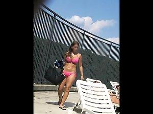 Voyeur notices incredible big boobs by the swimming pool Picture 1