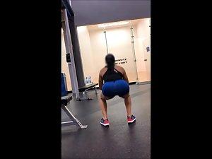 Muscular ass jumping in the gym Picture 1