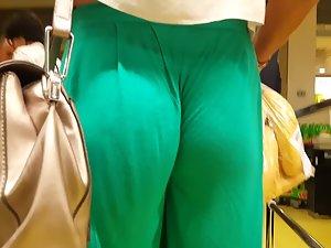 Impossible wedgie in loose pants