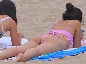 Hot friends in very inviting poses on the beach Picture 2