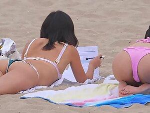 Hot friends in very inviting poses on the beach Picture 8