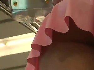 Upskirt during hot girl's shopping spree Picture 7