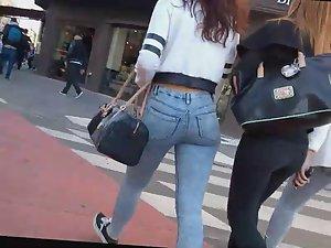 Redhead shorty got an amazing ass Picture 3