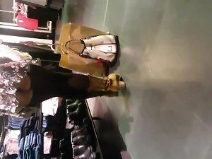 Voyeur follows an innovative girl Picture 8