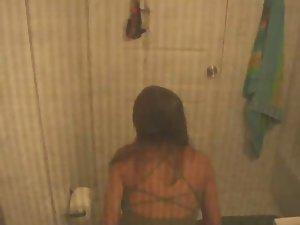 Hankering for a teen girl peeping Picture 1