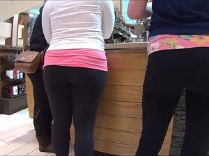 Voyeur checks out a perky ass while waiting for coffee Picture 7