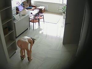 Spying on naked girl exercising at home Picture 7