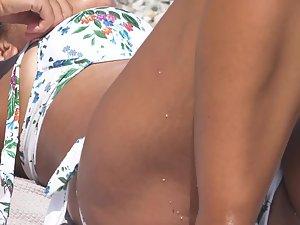 Inspecting her nipple from inside bikini top Picture 1
