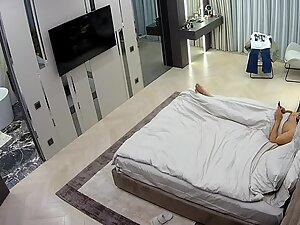 Spying on blonde milf showering in front of uninterested husband Picture 2