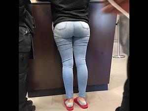 Big softy booty held in place by tight jeans Picture 7