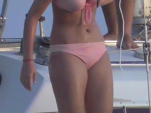 Wet teen girl nearly loses her bikini Picture 5