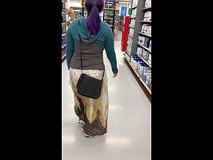 Big butt makes her panties show in loose pants Picture 4